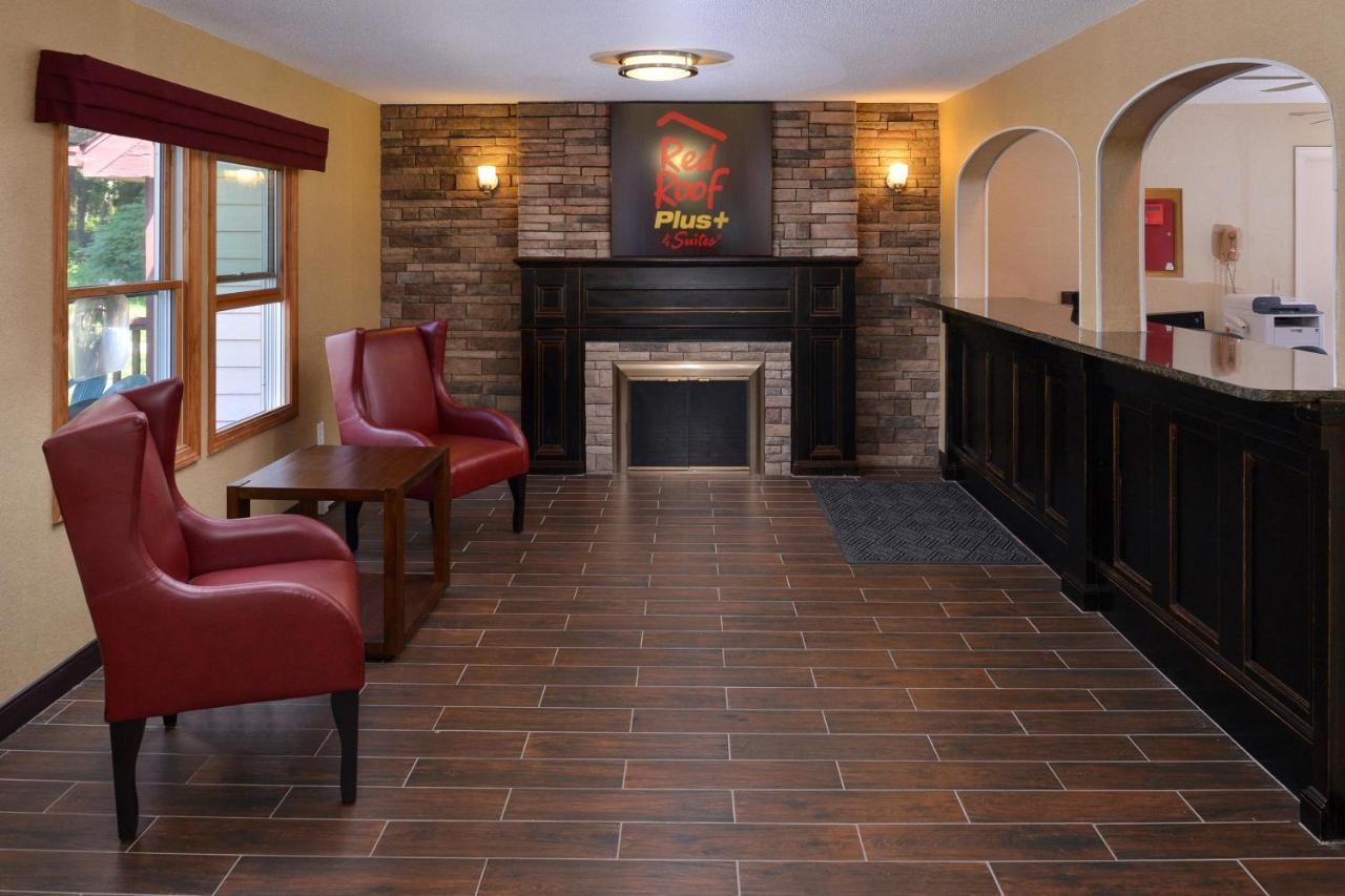 Red Roof Inn Plus+ & Suites Guilford Extérieur photo